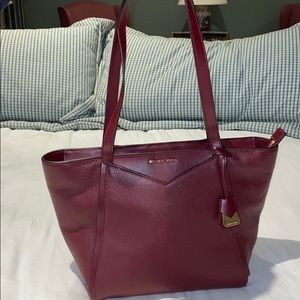 Michael Kors Jet Set Travel Medium Top-Zip Tote